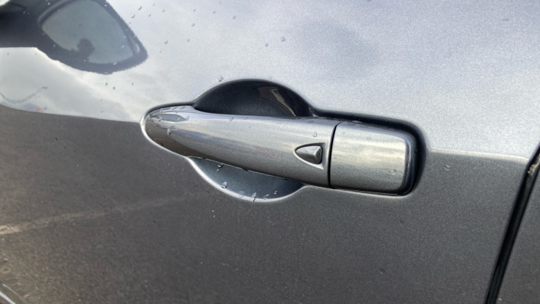 Nissan Micra 1.0 IG-T 92 Tekna 5dr CVT Petrol Hatchback